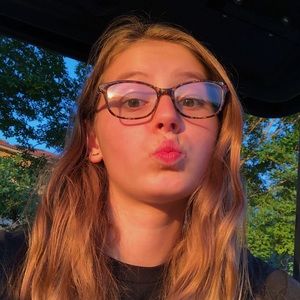 Meet your Posher, Karis